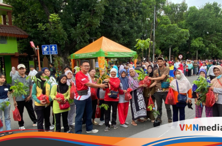 Ditjen Hortikultura Kementan Bagikan Benih Buah di CFD Bekasi