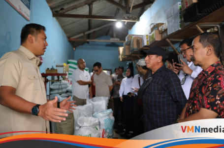 Sidak Kios Pupuk di Malang, Wamentan Sudaryono Pastikan Harga Sudah Turun—Petani Langsung Bersyukur