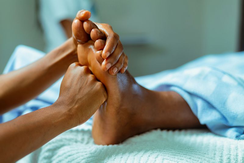 Masaje prenatal: Qué esperar y sus beneficios Masaje prenatal: Qué esperar y sus beneficios